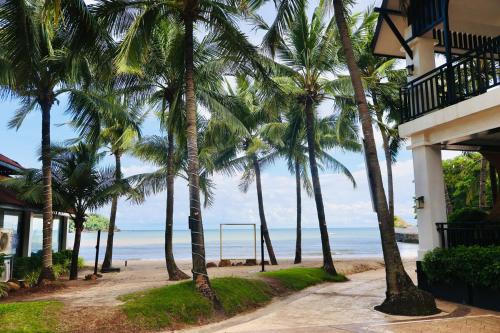 Cozy Camaya Coast Beach Villa with Roofdeck & FUN in Mariveles