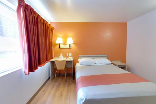 1 queen bed