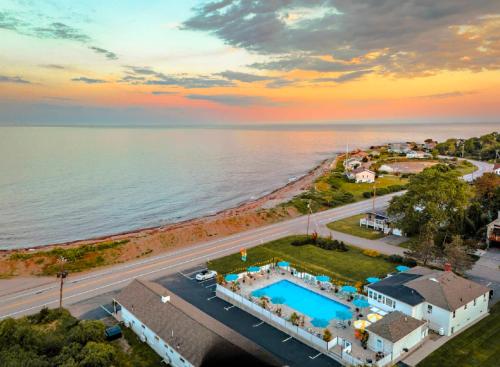 Rye Motor Inn - Oceanfront, Walk to Beach – khách sạn tại Danvers