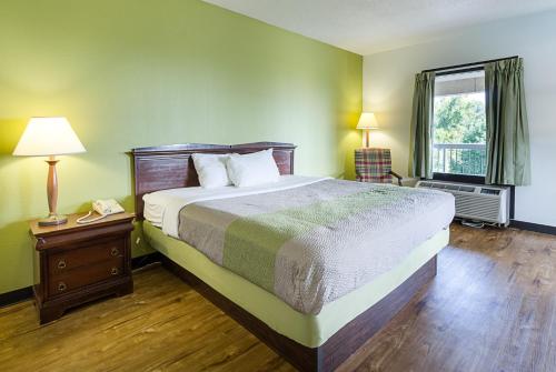 Travelodge by Wyndham Roanoke - image 9