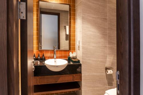 room detail thumbnail 2