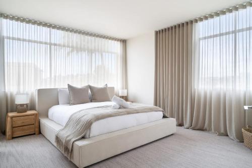 Designer Living in Darling Point with Parking in Darling Point