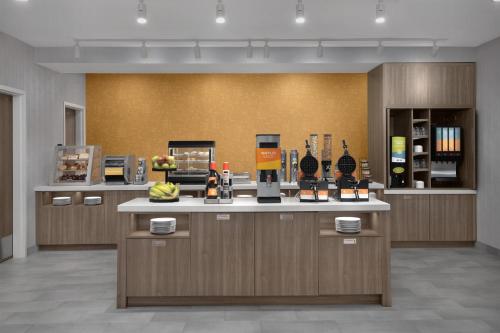 Home2 Suites by Hilton Syracuse Liverpool Airport Area - image 3