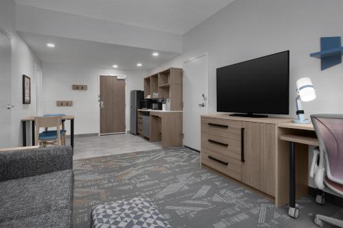 Home2 Suites by Hilton Syracuse Liverpool Airport Area - image 11