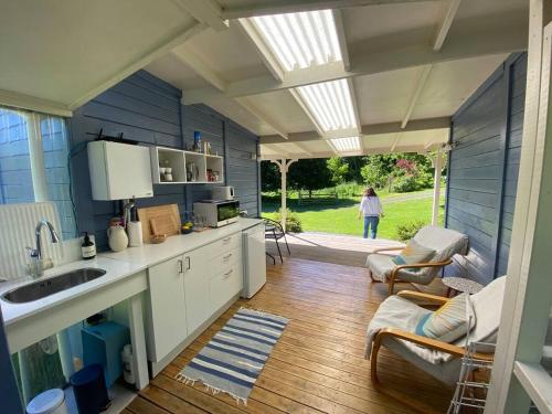 Okuti Country Cottage, a private and peaceful retreat in Little River