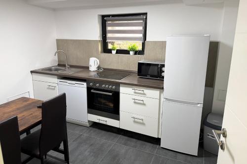 廚房, 4 Zimmer Ferienwohnung Egelsbach in 埃格爾斯巴赫
