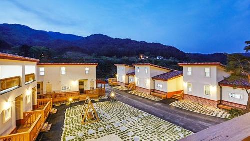 Gangneung Refreshing Pension Odaesan in Yeongok-myeon