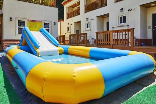 Gangneung Refreshing Pension Odaesan in Yeongok-myeon