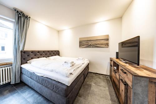 Bed, The R Apartment Weinsteig, comfort and serenity in Schaffhausen