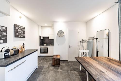 Kitchen, The R Apartment Weinsteig, comfort and serenity in Schaffhausen
