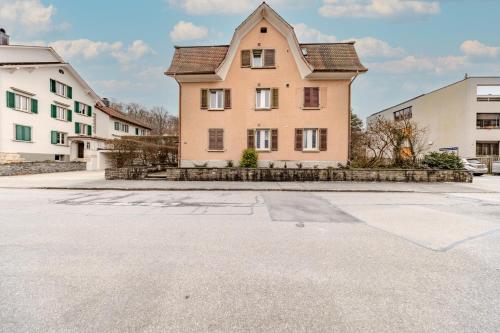 Exterior view, The R Apartment Weinsteig, comfort and serenity in Schaffhausen