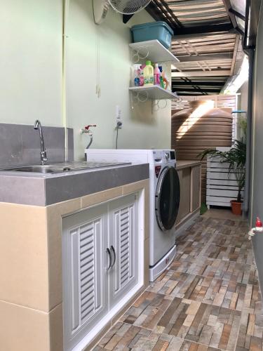 Cozy and Convenient Bangna House - image 12