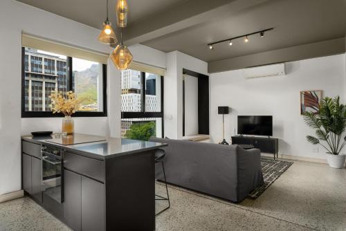 Designer CBD Retreat with Rooftop Pool and Deck - image 2