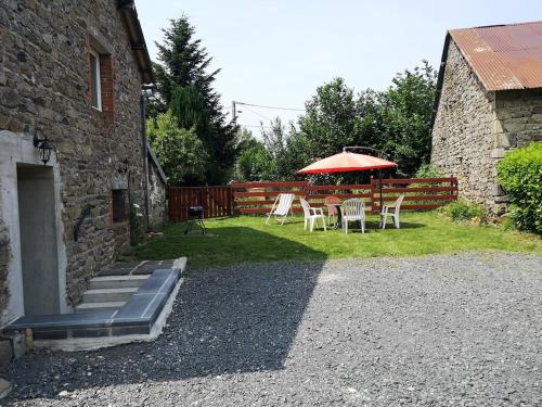 Dārzs, Gite Les Clématites au coeur des Volcans d'Auvergne (Gite Les Clematites au coeur des Volcans d'Auvergne) in Saint-Ours (Auvergne)