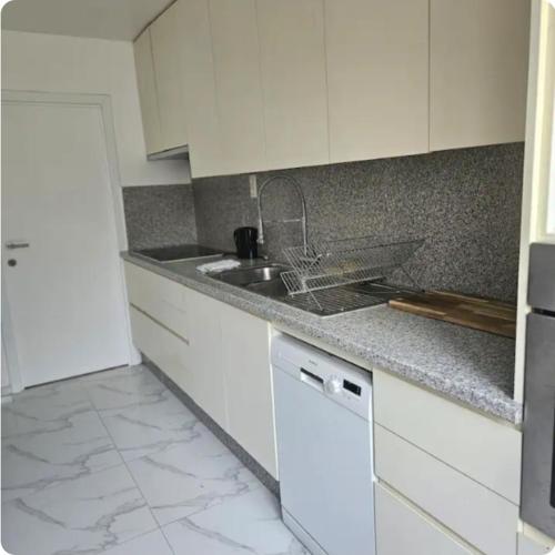 Appartement refait à neuf I 4 chambres à louer individuellement I Business travelers (Appartement refait a neuf I 4 chambres a louer individuellement I Business travelers) in Dunkerque