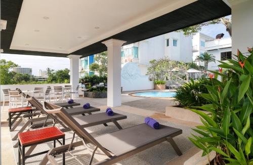 Swimming pool, The Old Phuket Karon Beach Resort in Karon