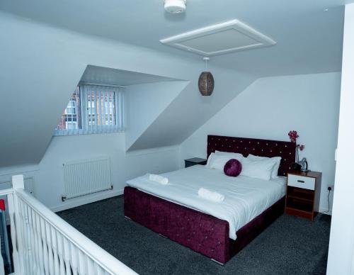 1 minute walk to Liverpool Stadium Free Private Parking, Anfield Liverpool Entire House, Liverpool (photo 2)