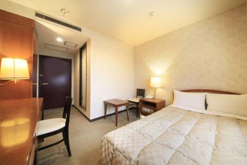 Shinmatsudo Station Hotel Set in a prime location of Kashiwa, Shinmatsudo Station Hotel puts everything the city has to offer just outside your doorstep. The property offers a wide range of amenities and perks to ensure you ha