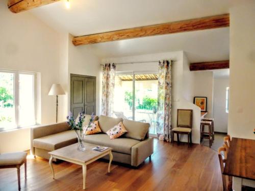 Gîte La Bastide Flora (Gite La Bastide Flora) in Mézel