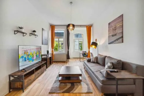Up to 4 people Center Water Netflix in Wilhelmshaven, Deutschland