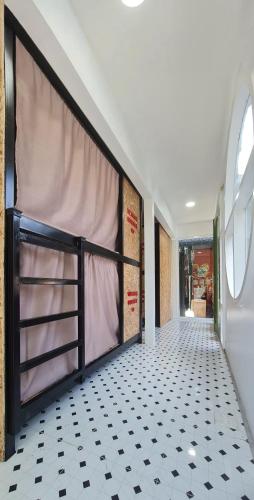 Экстерьер, Sleep On The Clouds in Ката