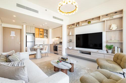 1BR Apartment | Balcony Pool & Gym | Dubai Hills Dubai 