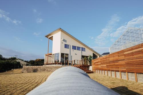 鋸南町 Sky Land Garden 自然に囲まれた庭で子どもと犬とゆっくり過ごせる家