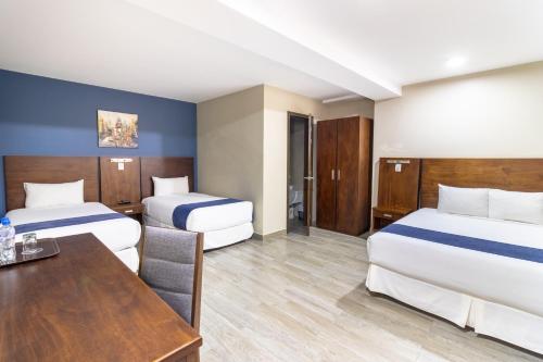 1 king bed, 2 twin beds