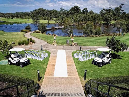 Campo de golf en el alojamiento, European Resort in Wyong Next to Golf Course in Wyong