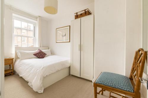 Well-Located 2-Bedroom Flat in Chelsea - image 5