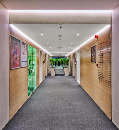 Lobby, Ramada Hotel & Suites By Wyndham Dubai JBR in Dubai