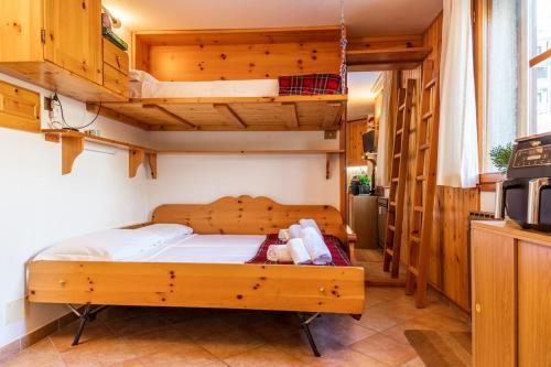 MCX Vacation Rental - La Casetta A Cervinia, Ski-out studio apartment, a few steps from the cable car!