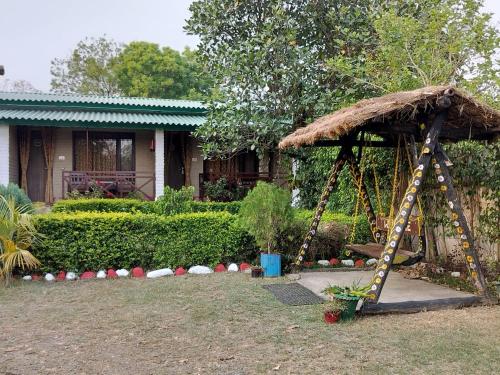 Woodpecker Homestay in Kotabagh