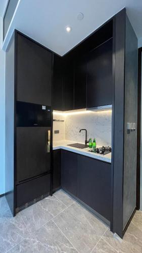 廚房, Villa Belgravia Kowloon, near MTR in 深水埗