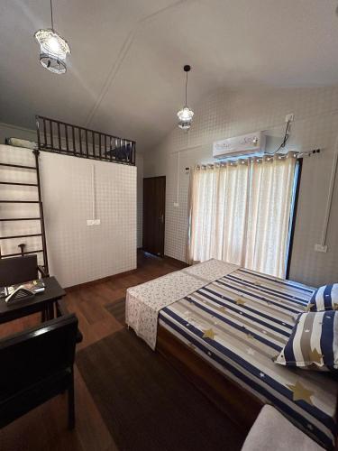 Woodpecker Homestay in Kotabagh