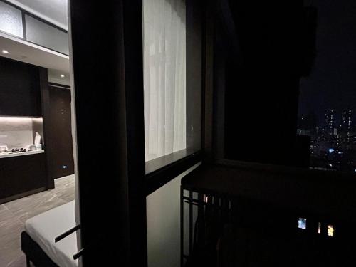 陽台/露台, Villa Belgravia Kowloon, near MTR in 深水埗