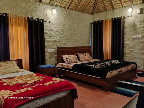 Woodpecker Homestay in Kotabagh