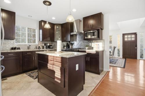 Beautiful Arlington Comfort Rooms Near Metro Private Rooms in Shared Home - Annandale, VA