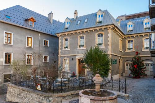 숙소 외관, Maison Soyeuse in 브리앙송