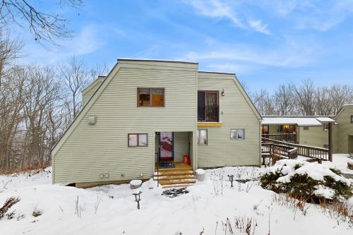 Kingswood Mountainside Retreat in White River Junction, USA