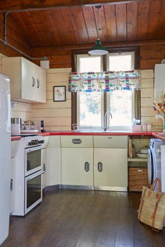 Tin tabernacle perfect for group getaways in Chale