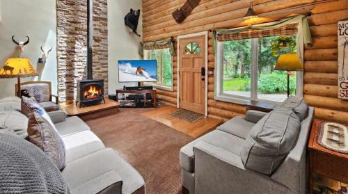 3BDR Creekside Cabin Near Trails and Main Street – khách sạn tại Sông Blue