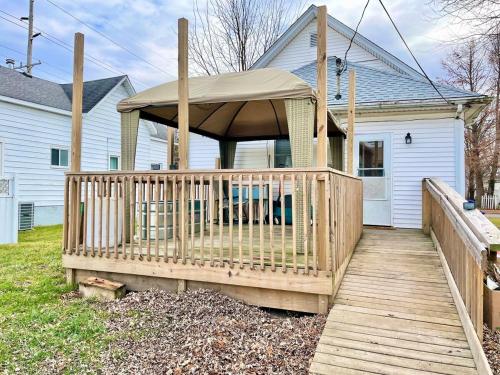 Newly Remodeled 2 Bedroom Home in Shelbyville Family Friendly in 謝爾比維爾