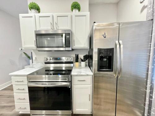 Newly Remodeled 2 Bedroom Home in Shelbyville Family Friendly in 謝爾比維爾