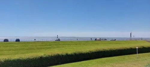 Exklusive Ferienwohnung am Südstrand mit Wintergarten & Hafenblick Wohnung 113 in Wilhelmshaven, Deutschland