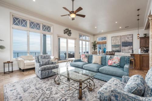 Gulf Paradise by Destin Getaways – Destin, FL
