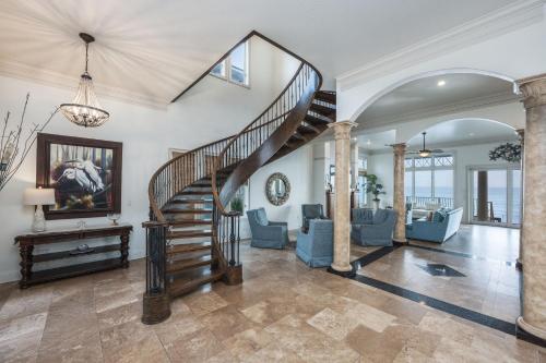 Gulf Paradise by Destin Getaways – Destin, FL