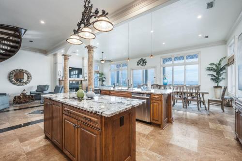 Gulf Paradise by Destin Getaways – Destin, FL