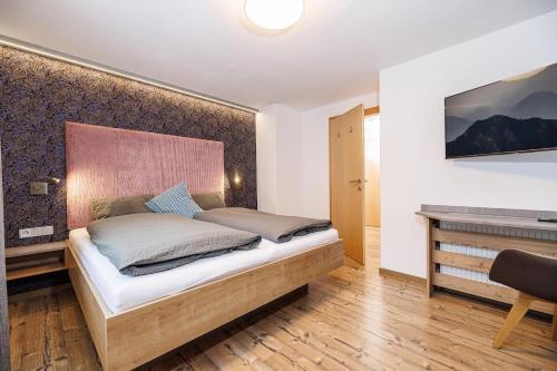 2 bedrooms, 4 beds