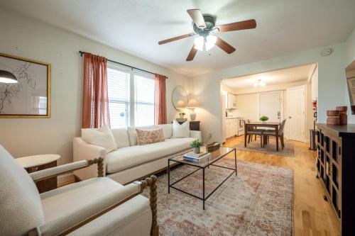 Family Neighborhood - Full Yard - Parking in 格林伍德